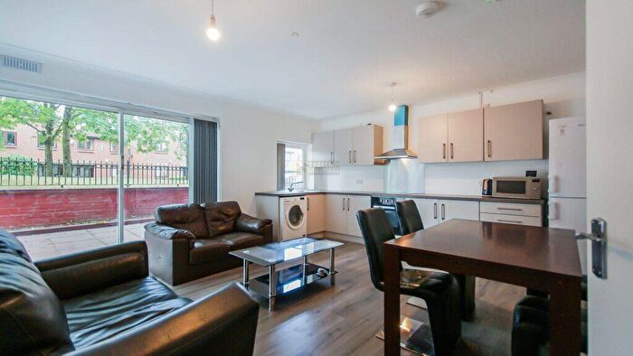 4 Bedroom Maisonette To Rent In Bodmin Grove, Nechells, Birmingham, B7