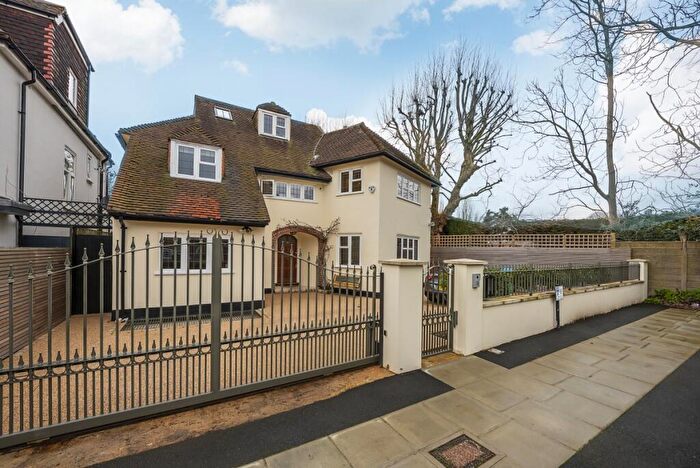 6 Bedroom Detached House To Rent In Parke Road London, SW13