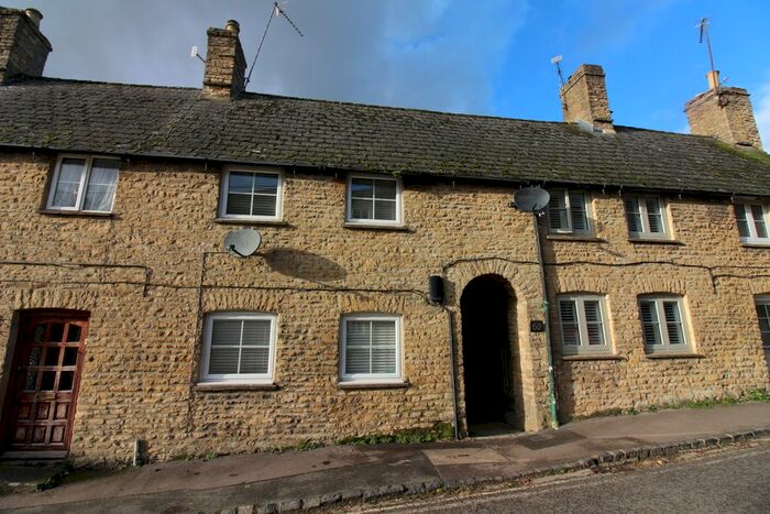 2 Bedroom Cottage To Rent In Spring Street, Chipping Norton, OX7