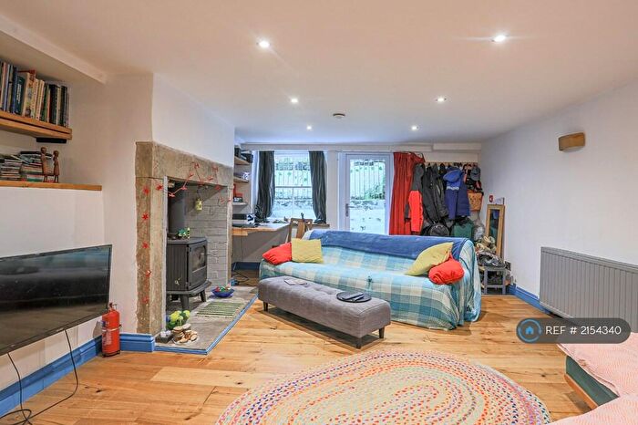 2 Bedroom Flat To Rent In Belle Vue, Ilkley, LS29