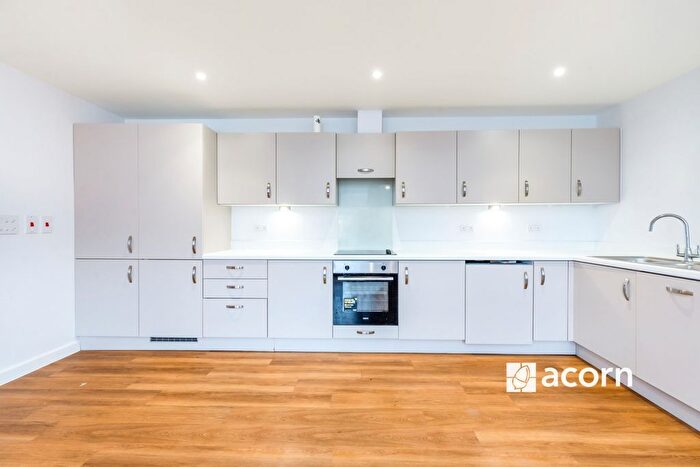 2 Bedroom Flat To Rent In Redvers Road, Chatham, ME4