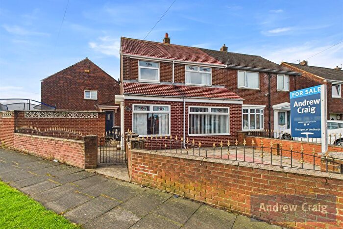 3 Bedroom Semi-detached House For Sale In Henderson Road, South Shields, NE34