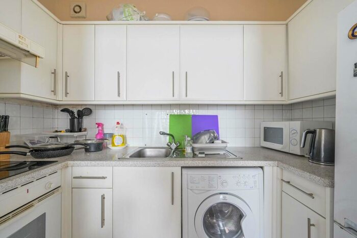 1 Bedroom Flat To Rent In Thames Circle, Isle Of Dogs, London, E14