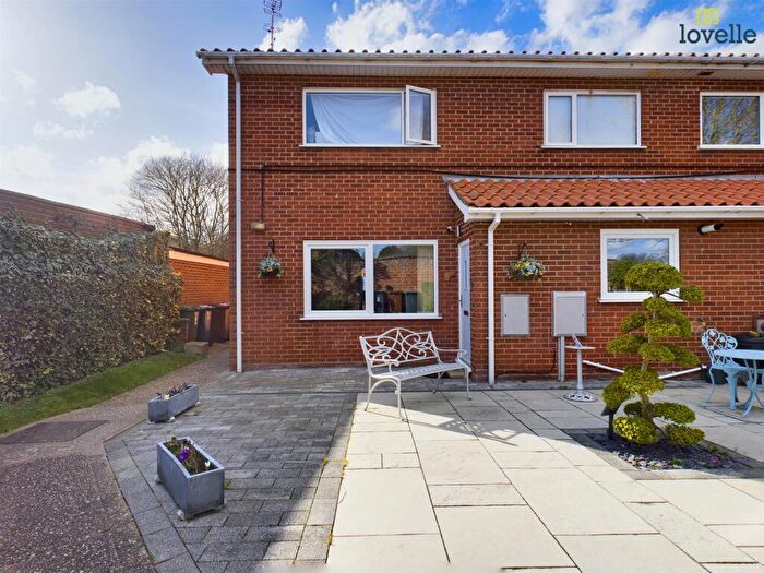 2 Bedroom Flat To Rent In Springfield Close, Lincoln, LN1