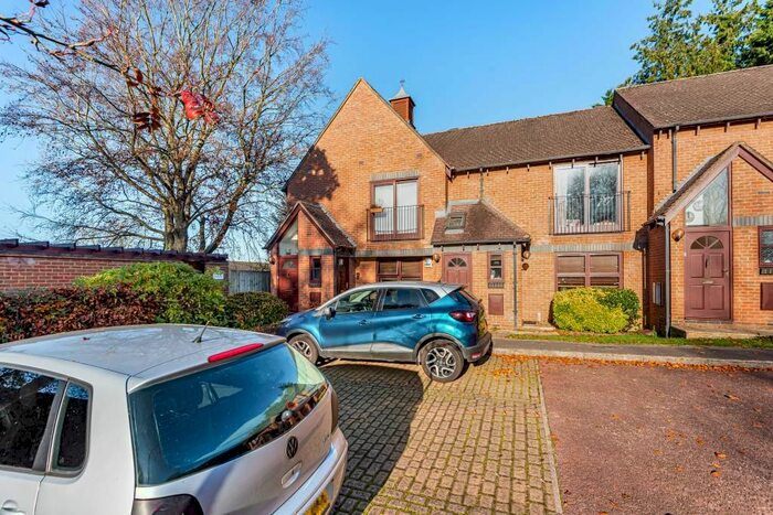 1 Bedroom Flat To Rent In Green Ridges, Headington OX3