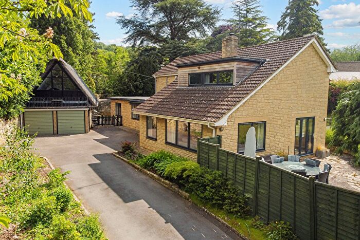 4 Bedroom Detached House For Sale In Stockwell Lane, Cheltenham, GL52