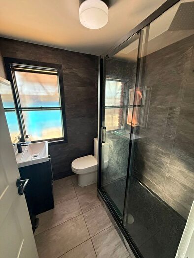 1 Bedroom Flat To Rent In Bedroom Flat For Rent London, N18