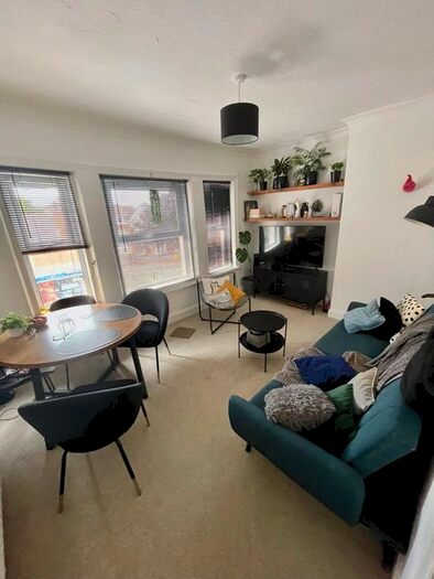 2 Bedroom Flat For Sale In Upper Norwich Road, Westbourne, Bournemouth, BH2