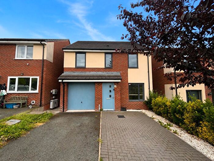 3 Bedroom Detached House To Rent In Avoncliffe Close, Rochdale, Greater Manchester, OL11