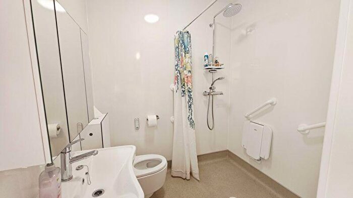 2 Bedroom Detached Bungalow For Sale In Siddons Road, Hampton Dene, HR1
