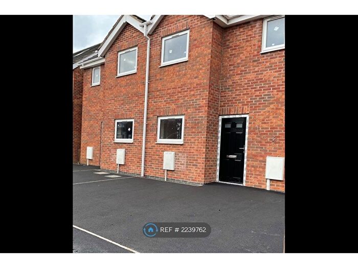 4 Bedroom Semi-Detached House To Rent In Edgehill Road, Leicester, LE4