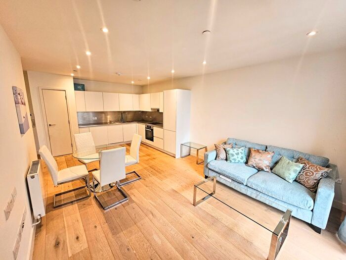 1 Bedroom Flat To Rent In Material Walk, Hayes, UB3