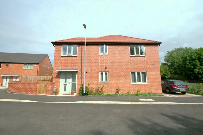 1 Bedroom Flat To Rent In Walkers Yard, Meanwood Road, Leeds, West Yorkshire, LS6