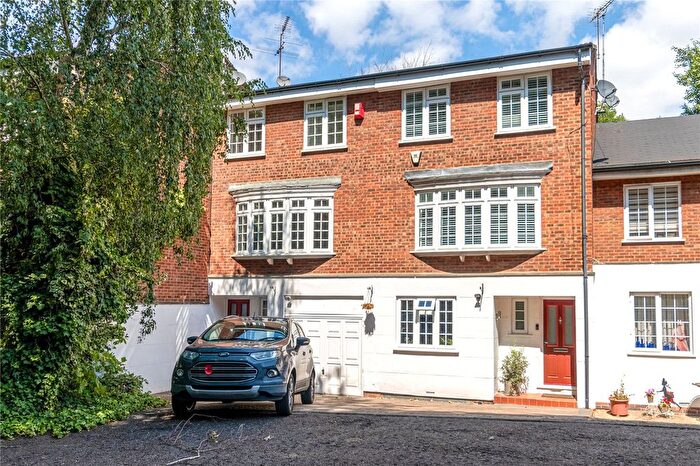 4 Bedroom Detached House For Sale In Oldfield Mews, Highgate, N6