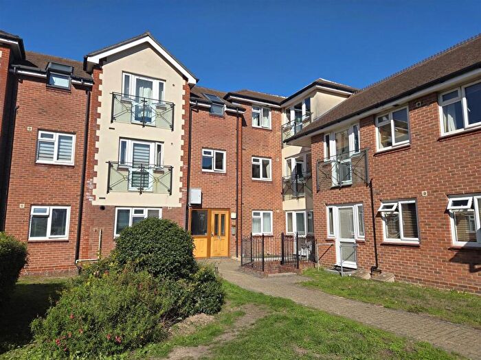 1 Bedroom Apartment For Sale In Botley Road, Park Gate, Southampton, SO31