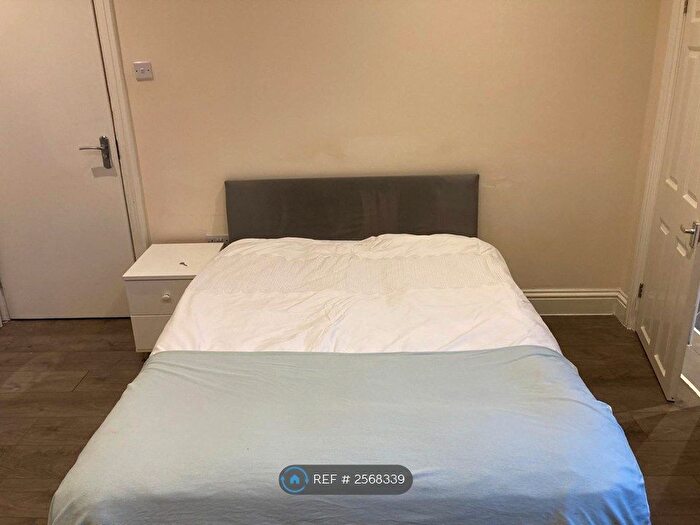 Studio To Rent In Brook Street, Luton, LU3