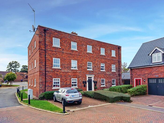 2 Bedroom Apartment For Sale In Colston Rise, Ampthill, Bedfordshire, MK45