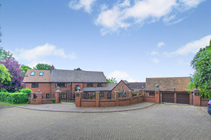 6 Bedroom Detached House For Sale In Reedhill West Hunsbury, Northampton, NN4