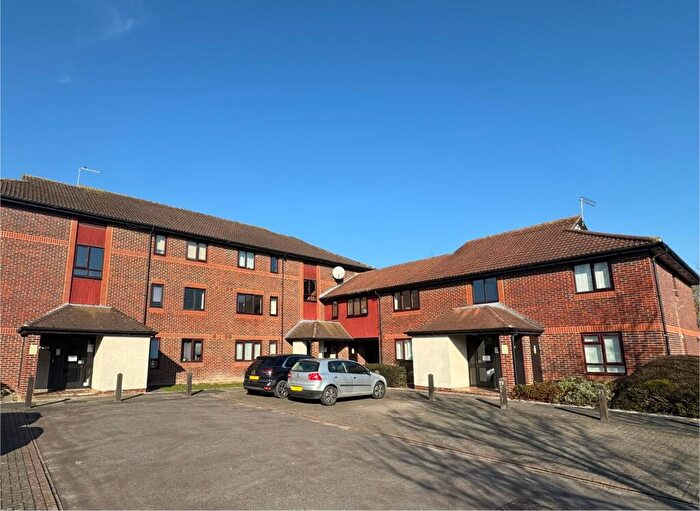 Flat For Sale In Linacre Close, Didcot, OX11