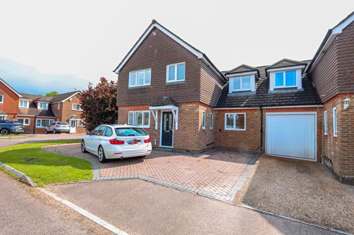 4 Bedroom Link Detached House For Sale In The Sycamores, Sayers Common, BN6