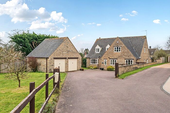 4 Bedroom Detached House For Sale In Wappenham Road, Helmdon, NN13