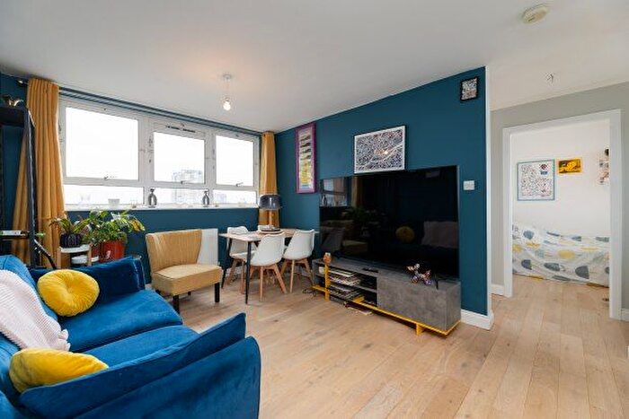 3 Bedroom Flat To Rent In Castlecombe Drive, London, SW19