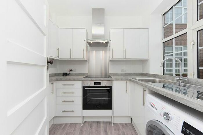 1 Bedroom Flat To Rent In Richmond Road, London, SW20