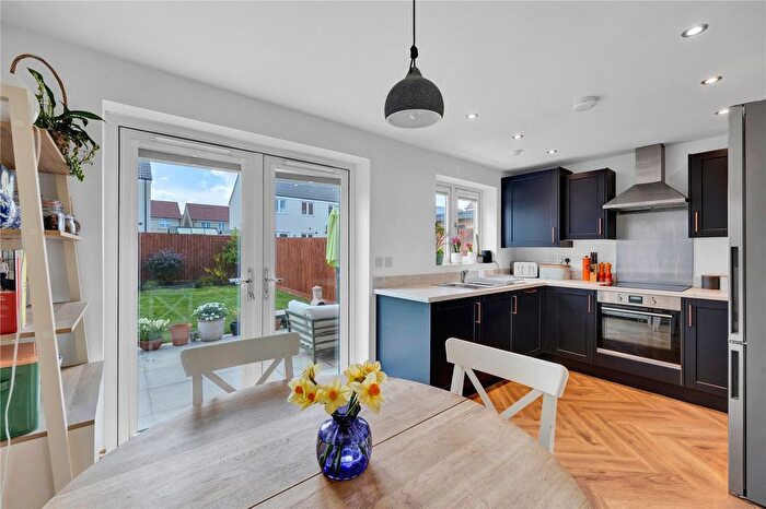 3 Bedroom Semi-detached House For Sale In Tulip Road, Emersons Green, Bristol, Gloucestershire, BS16