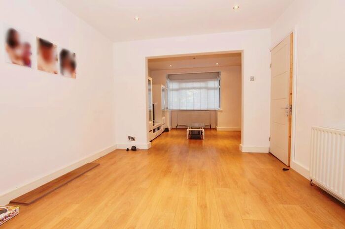 4 Bedroom Semi-Detached House To Rent In Western Parade, Long Lane, Hillingdon, Uxbridge, UB10