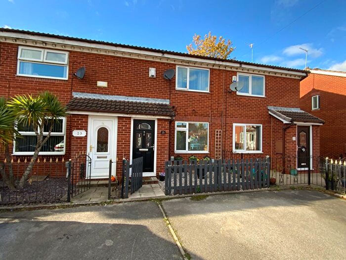 2 Bedroom Terraced House For Sale In James Niven Court, Hull, HU9