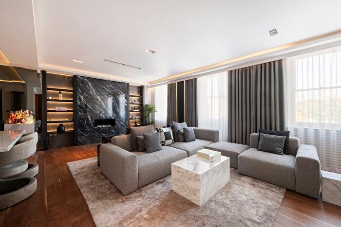 2 Bedroom Flat For Sale In Ennismore Gardens, Knightsbridge, SW7