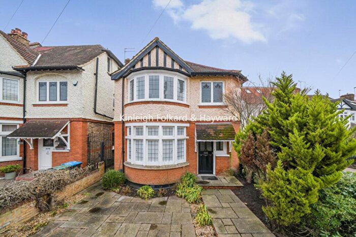 4 Bedroom Detached House For Sale In Orpington Road, Winchmore Hill, London, N21