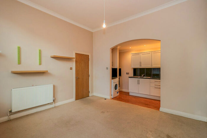 2 Bedroom Flat To Rent In Cottage Grove, Southsea, Hampshire, PO5