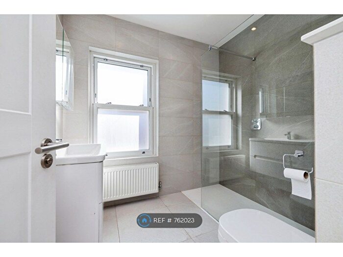 3 Bedroom Flat To Rent In Pratt Street, London, NW1