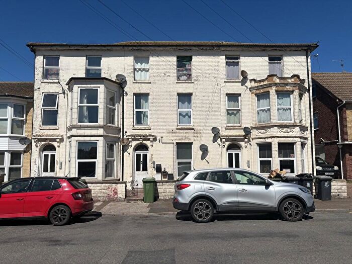 1 Bedroom Apartment For Sale In Queens Court, Queens Road, NR30