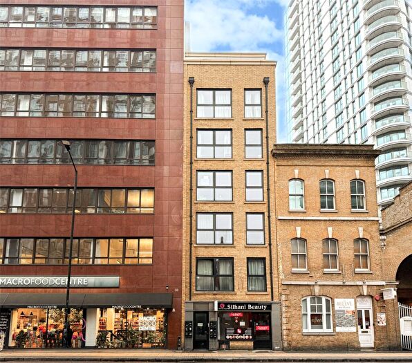 1 Bedroom Apartment For Sale In Commercial Road, Whitechapel, E1