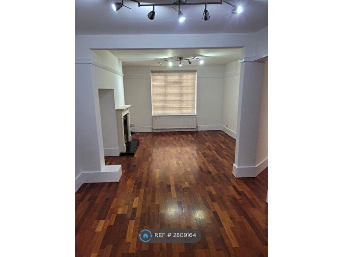 2 Bedroom Terraced House To Rent In Dagenham, Dagenham, RM8