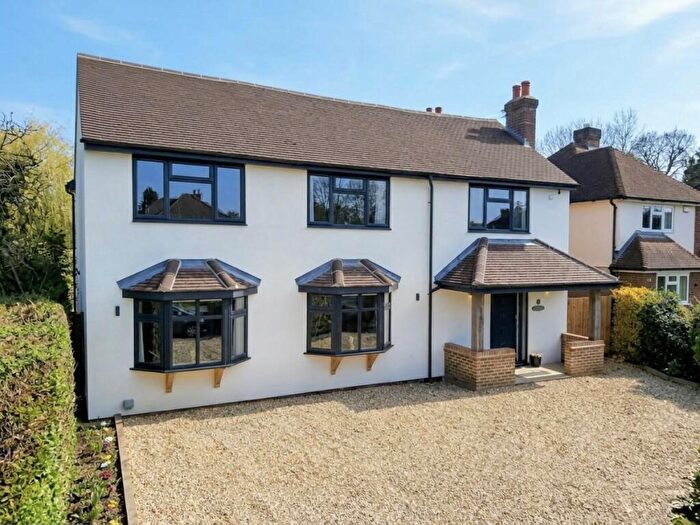 4 Bedroom Detached House For Sale In Ashley Road, Farnborough, Hampshire, GU14