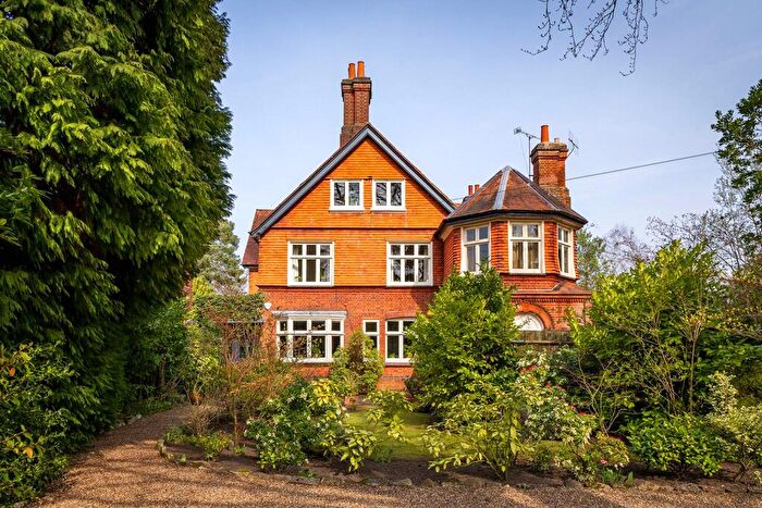 4 Bedroom Semi Detached House For Sale In Hook Heath Road, Woking, United Kingdom, GU22