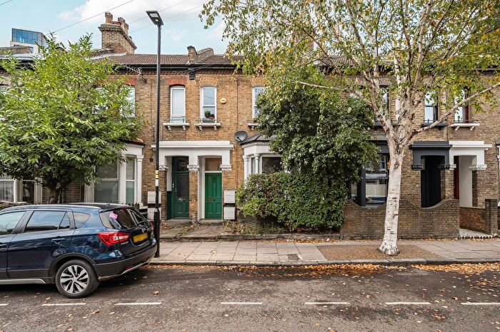 2 Bedroom Maisonette For Sale In Giesbach Road, London, N19