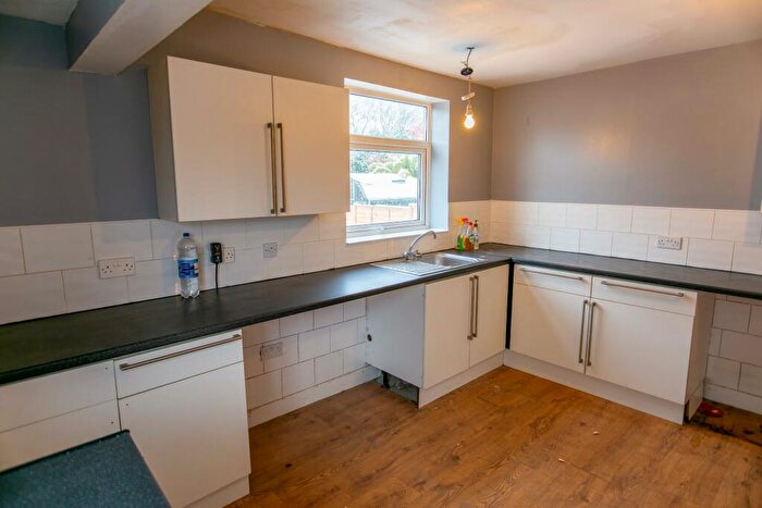 2 Bedroom Semi-Detached House For Sale In Kentmere Avenue, Leeds, LS14