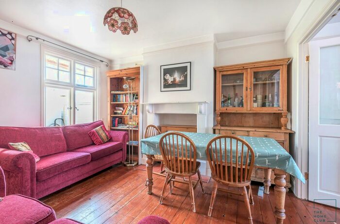 4 Bedroom Semi-Detached House To Rent In Falcon Road, Guildford, GU1