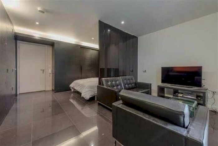 Studio To Rent In Pan Peninsula, Pan Peninsula Square, Canary Wharf, South Quay, London, E14