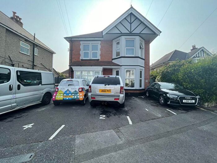 1 Bedroom Apartment To Rent In Stourcliffe Avenue, Southbourne, Dorset, BH6