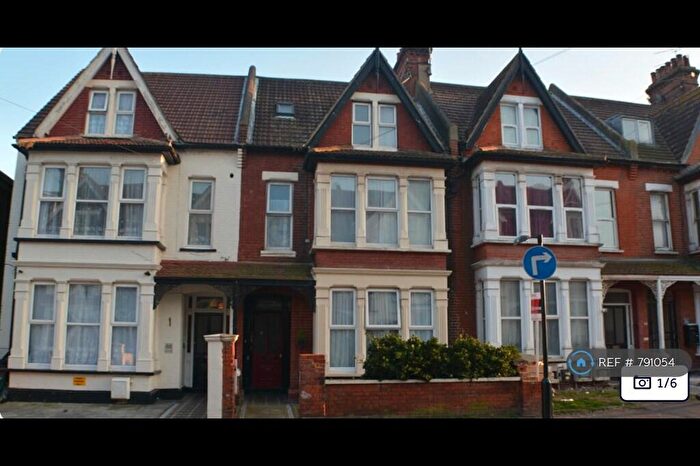 1 Bedroom Flat To Rent In York Road, Southend-On-Sea, SS1