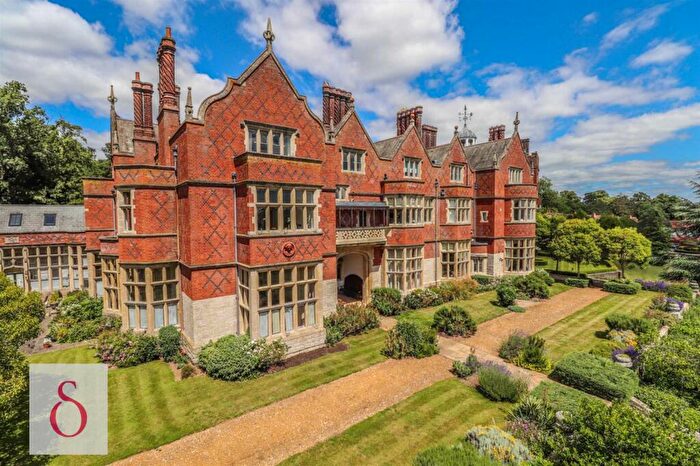 3 Bedroom Country House For Sale In Goldings Hall, Hertford, SG14