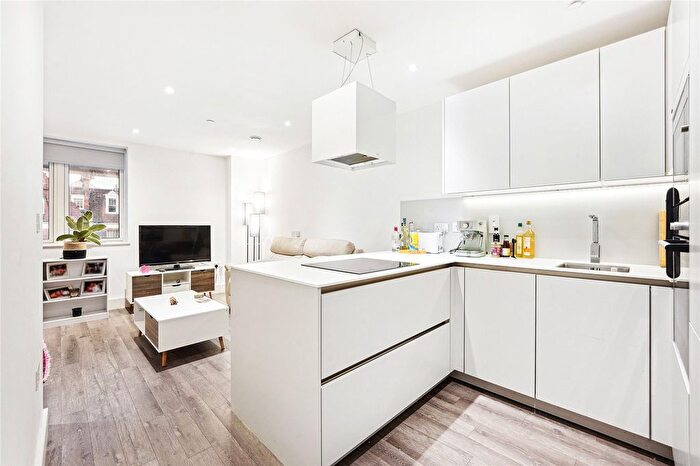 1 Bedroom Flat To Rent In Gaumont Place, London, SW2