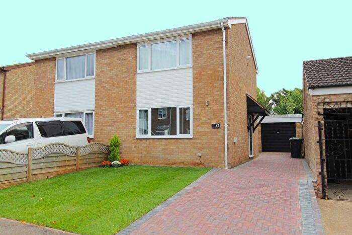 2 Bedroom Semi Detached House For Sale In Woolfield, Sandy, SG19