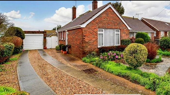 2 Bedroom Chalet To Rent In Osborne Close, Sompting, Lancing, BN15