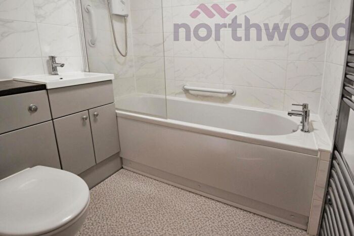 2 Bedroom Bungalow To Rent In Rostwold Way, Norwich, NR3